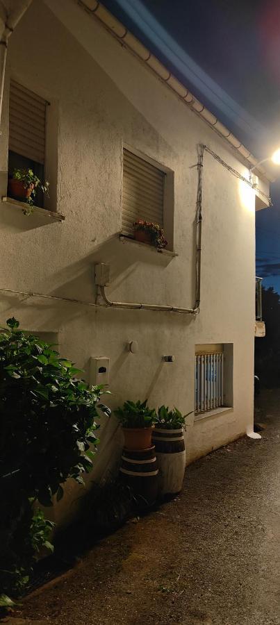 Casita Junto Al Rio En Un Entorno Natural Monforte De Lemos Kültér fotó